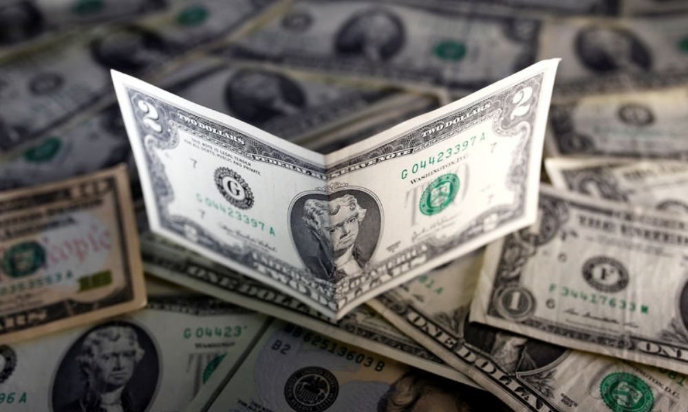 Dollar Down, but Investor Sentiment Remains Fragile Over Recession Fears